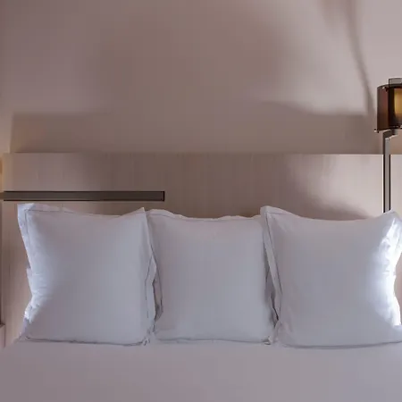 De Nell Παρίσι