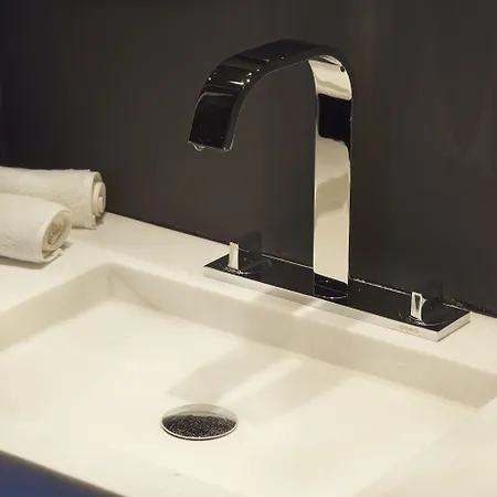 Ξενοδοχείο De Nell 5*