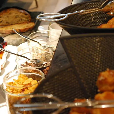 De Nell Παρίσι