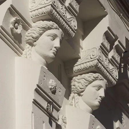 De Nell Ξενοδοχείο