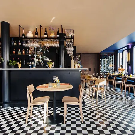 De Nell Ξενοδοχείο