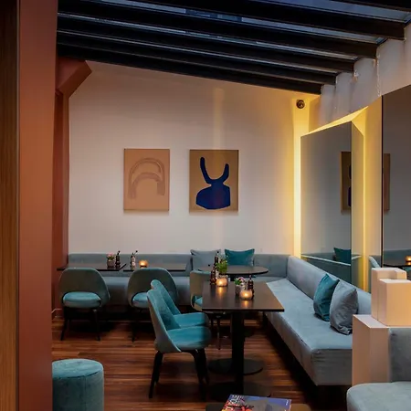 De Nell Παρίσι