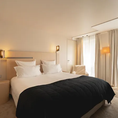 De Nell Hotell