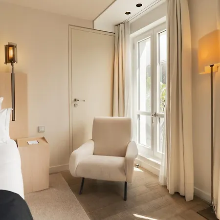 De Nell Paris