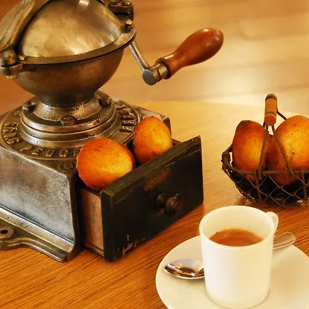 De Nell Ξενοδοχείο