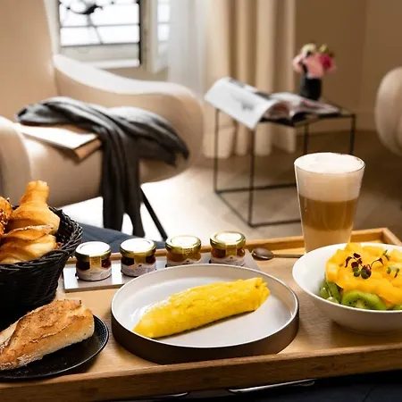 De Nell Ξενοδοχείο 5*