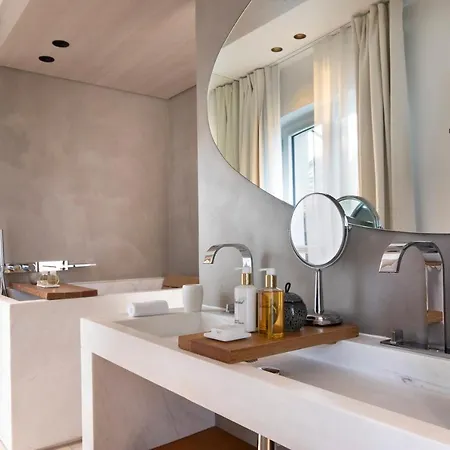 De Nell Ξενοδοχείο