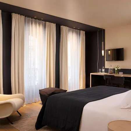 De Nell Ξενοδοχείο