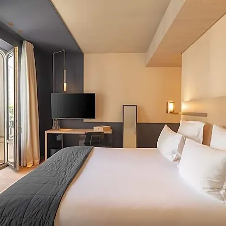 De Nell Hotel
