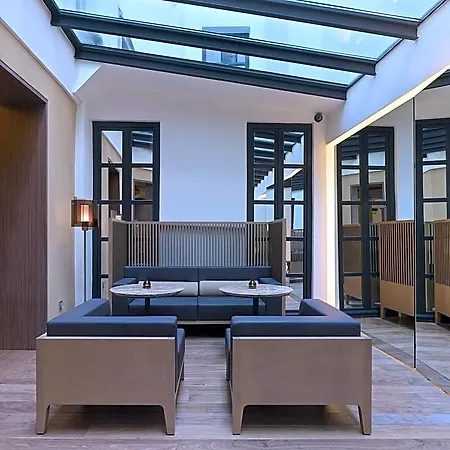 De Nell Hotel