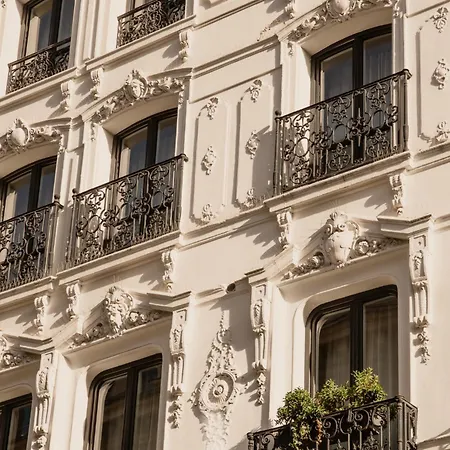 De Nell Hotel 5*