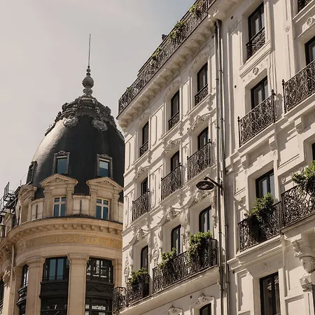 De Nell Hotel Paris