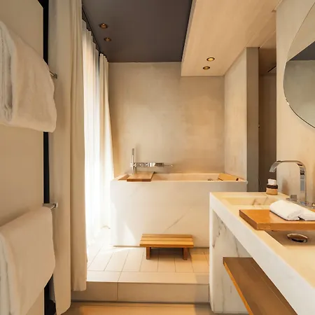 De Nell Hotel Parijs