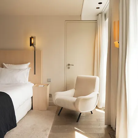 De Nell Hotel