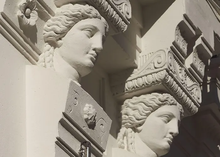 オテル ド ネル ホテル