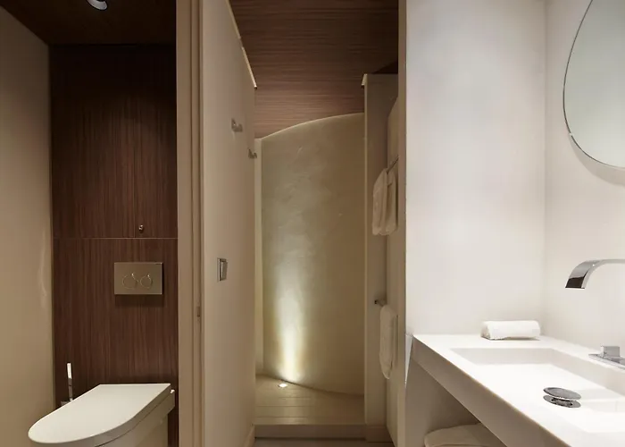 オテル ド ネル ホテル