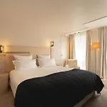 De Nell Hotel