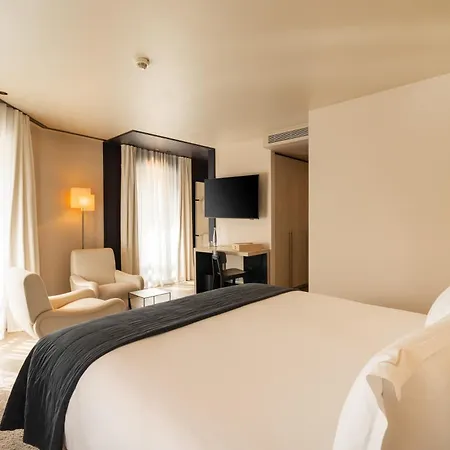 Hotel De Nell 5*